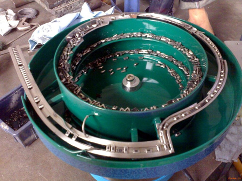 小五金件振动盘